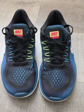 Nike Black and Blue Running Sneakers with Neon Lace Accents